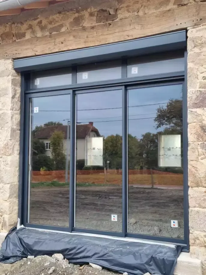 Fenêtres près de Saint-Victurnien