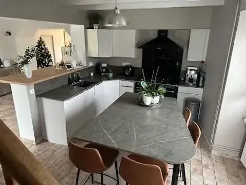 salle de bain et cuisine